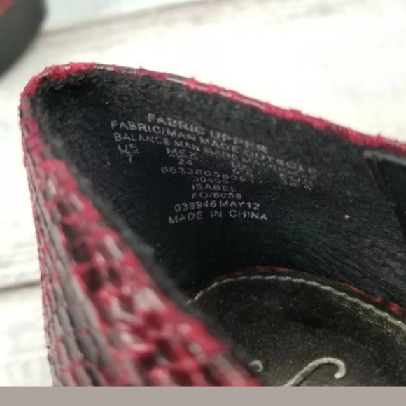 Sofia Vergara Red Isabel Snake Print Platform Heel - Picture 4 of 6